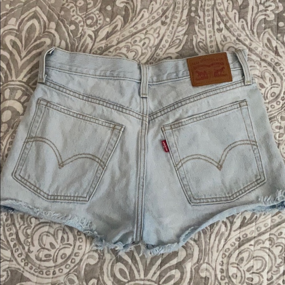 Levi’s Jean Shorts - Picture 2 of 2